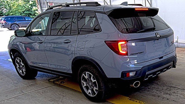 Used 2022 Honda Passport TrailSport image 4