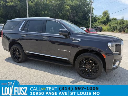 Used 2024 GMC Yukon SLT w/ SLT Premium Package AWD/4WD image 1