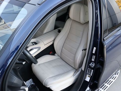 Used 2021 Mercedes-Benz GLS 580 4MATIC image 37