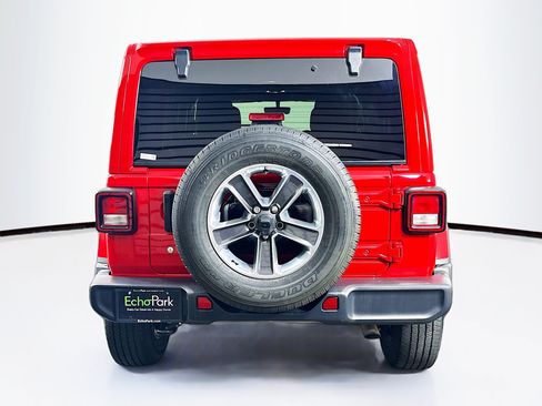 Used 2020 Jeep Wrangler Unlimited Sahara AWD/4WD image 7