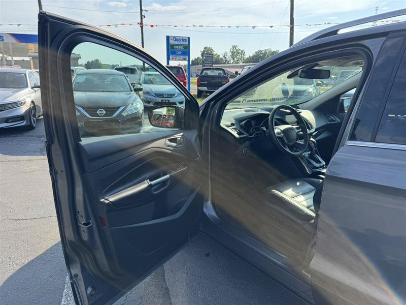 Used 2014 Ford Escape Titanium w/ Equipment Group 401A FWD image 20