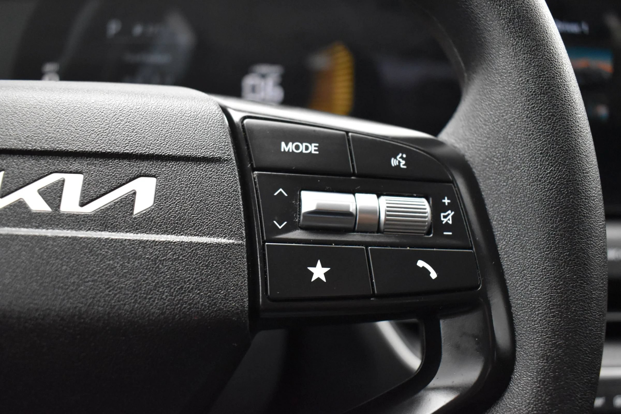 Used 2025 Kia K4 FWD image 22