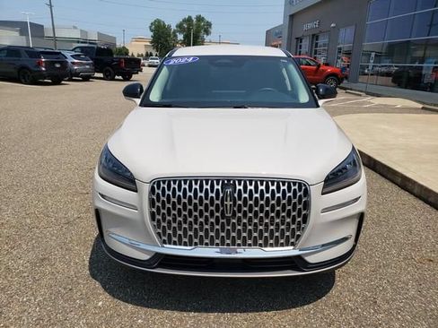 Used 2024 Lincoln Corsair AWD image 11