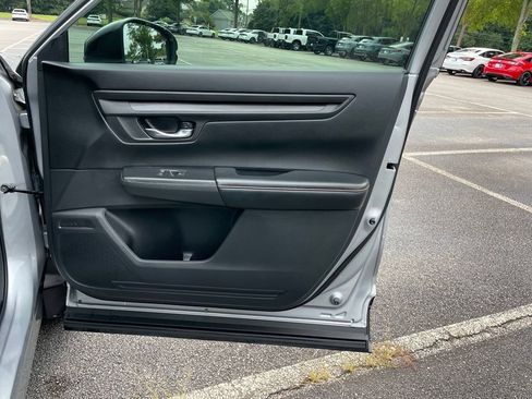 Used 2025 Honda CR-V Sport image 29