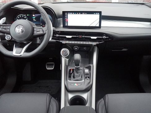 New 2024 Alfa Romeo Tonale Veloce image 2