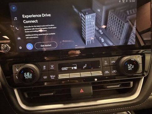 Used 2025 Toyota Grand Highlander Platinum image 3