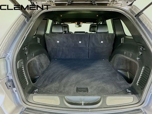 Used 2019 Jeep Grand Cherokee Limited image 9