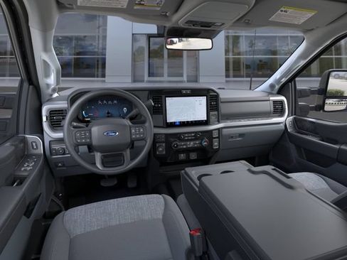 New 2026 Ford F250 XLT w/ XLT Premium Package AWD/4WD image 9