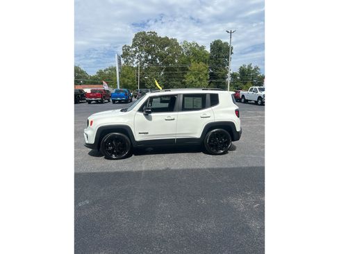 Used 2023 Jeep Renegade Altitude w/ Convenience Group I AWD/4WD image 4