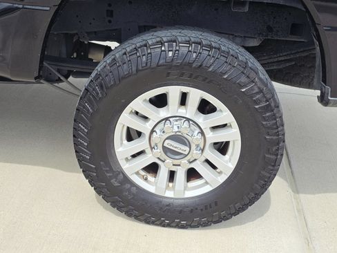 Used 2017 Ford F250 XL w/ STX Appearance Package AWD/4WD image 9