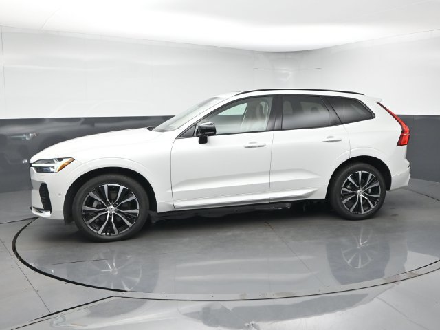 Used 2024 Volvo XC60 B5 Plus w/ Protection Package Premier AWD/4WD image 4