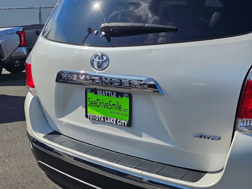 Used 2013 Toyota Highlander Limited AWD/4WD image 13