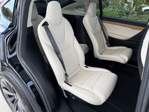 Used 2018 Tesla Model X 100D AWD/4WD image 15