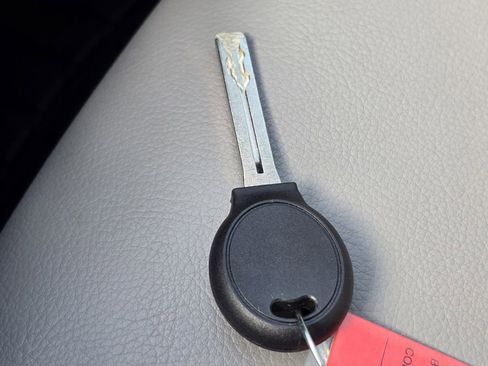 Used 2020 Toyota Camry SE image 32