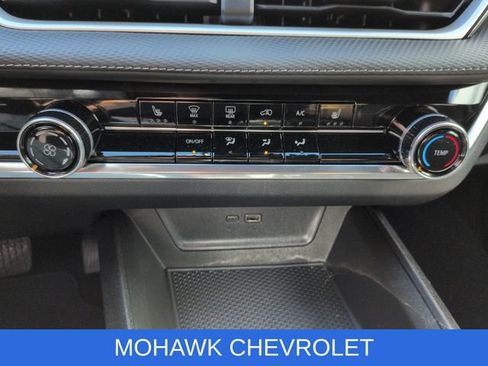Certified 2025 Chevrolet Equinox LT AWD/4WD image 19