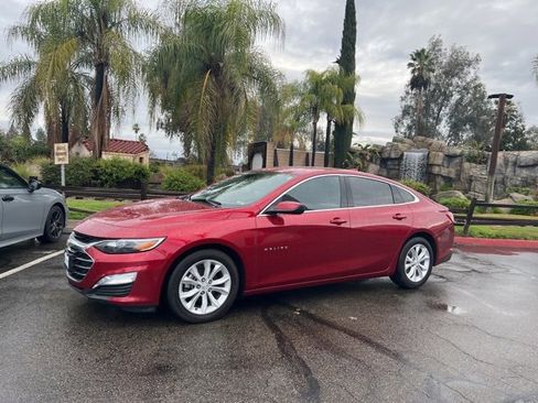 Used 2022 Chevrolet Malibu LT w/ Leather Package image 2