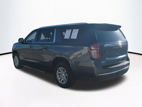 Used 2021 Chevrolet Suburban LT image 7