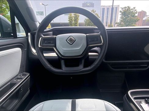 Used 2025 Rivian R1S Adventure AWD/4WD image 5
