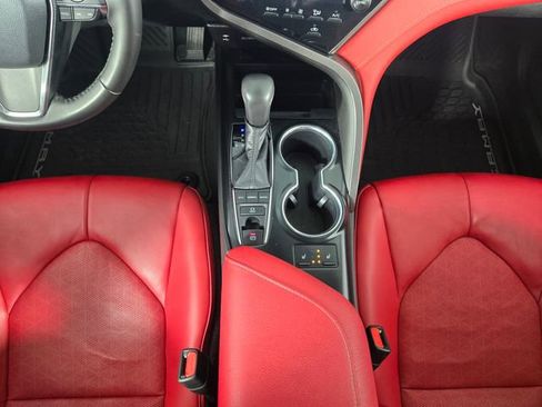 Used 2019 Toyota Camry XSE image 28