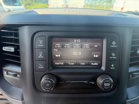 Used 2024 RAM 5500 4x4 Regular Cab image 19