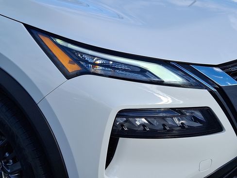 Certified 2023 Nissan Rogue S image 11