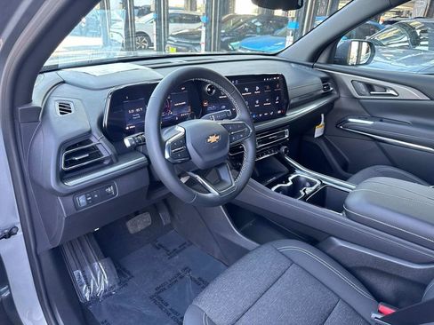 New 2026 Chevrolet Traverse LT w/ Driver Confidence Package FWD image 16