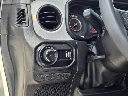 Used 2024 Jeep Wrangler Unlimited Sport AWD/4WD image 18