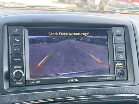 Used 2020 Dodge Grand Caravan SE FWD image 12