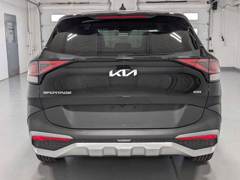 Certified 2023 Kia Sportage LX image 9