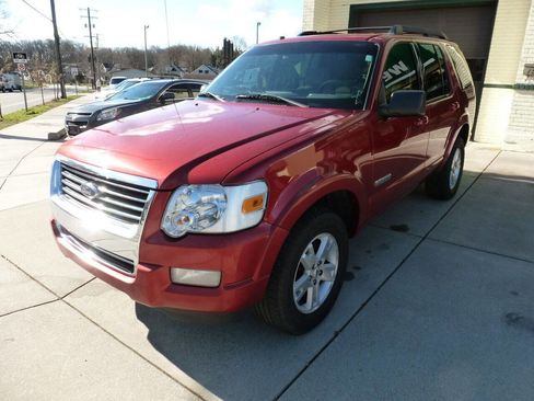 Used 2008 Ford Explorer XLT image 4