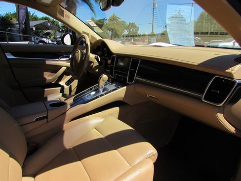 Used 2015 Porsche Panamera 4 AWD/4WD image 34