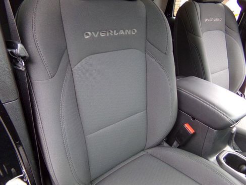 Used 2023 Jeep Gladiator Overland w/ Cold Weather Group image 42