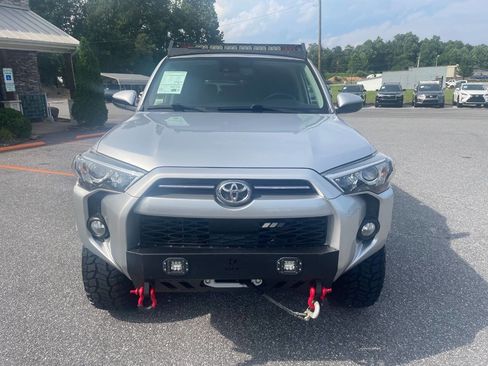 Used 2020 Toyota 4Runner SR5 image 5