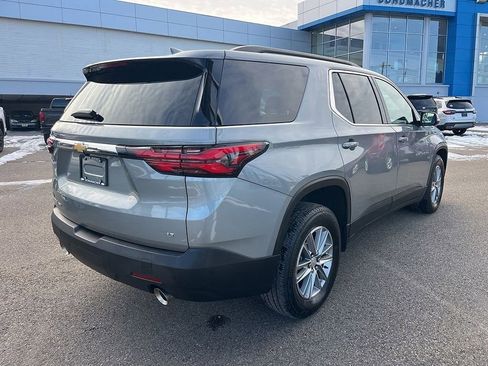 Used 2023 Chevrolet Traverse LT image 7