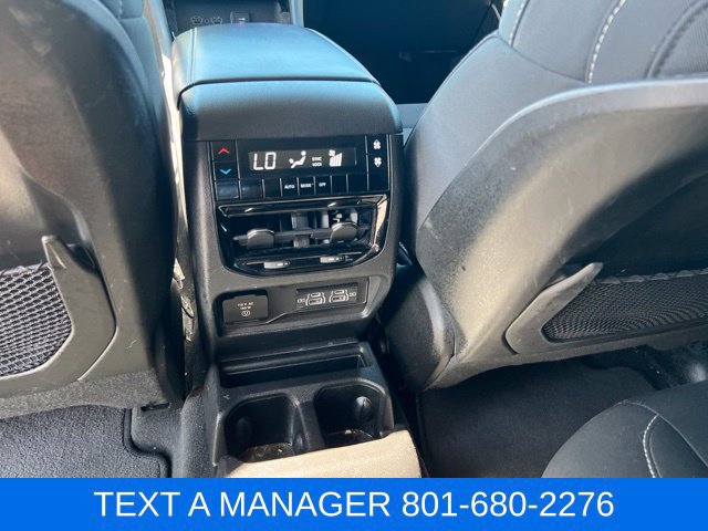 Used 2022 Jeep Grand Cherokee L Laredo w/ Luxury Tech Group I AWD/4WD image 32