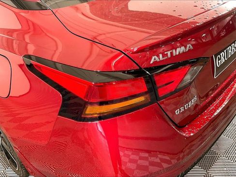 New 2026 Nissan Altima 2.5 SR w/ SR Premium Package FWD image 38