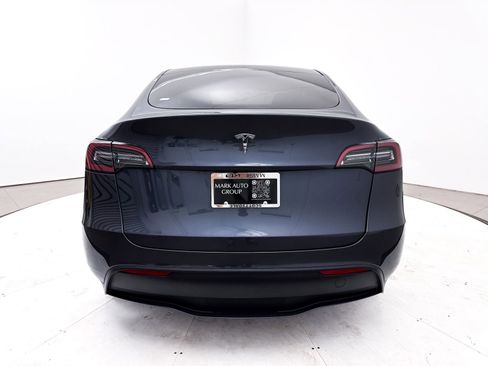 Used 2023 Tesla Model Y 2WD image 15
