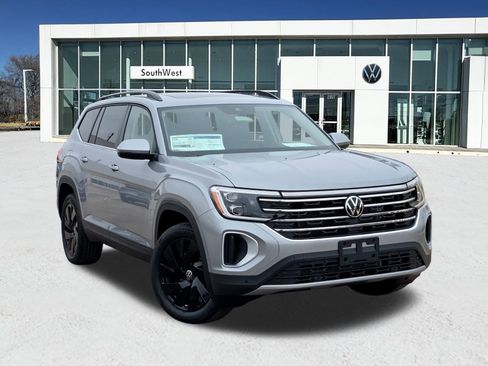 New 2026 Volkswagen Atlas SE image 1
