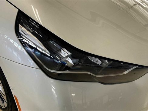 Used 2026 BMW i5 eDrive40 w/ Premium Package image 13