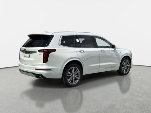 Used 2024 Cadillac XT6 Premium Luxury AWD/4WD image 3