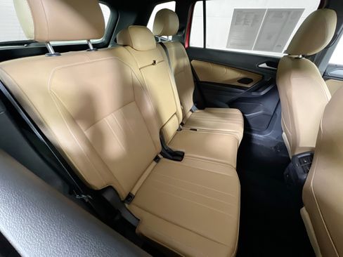 Used 2023 Volkswagen Tiguan SE AWD/4WD image 26