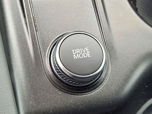Used 2025 Ford Explorer Active RWD image 15