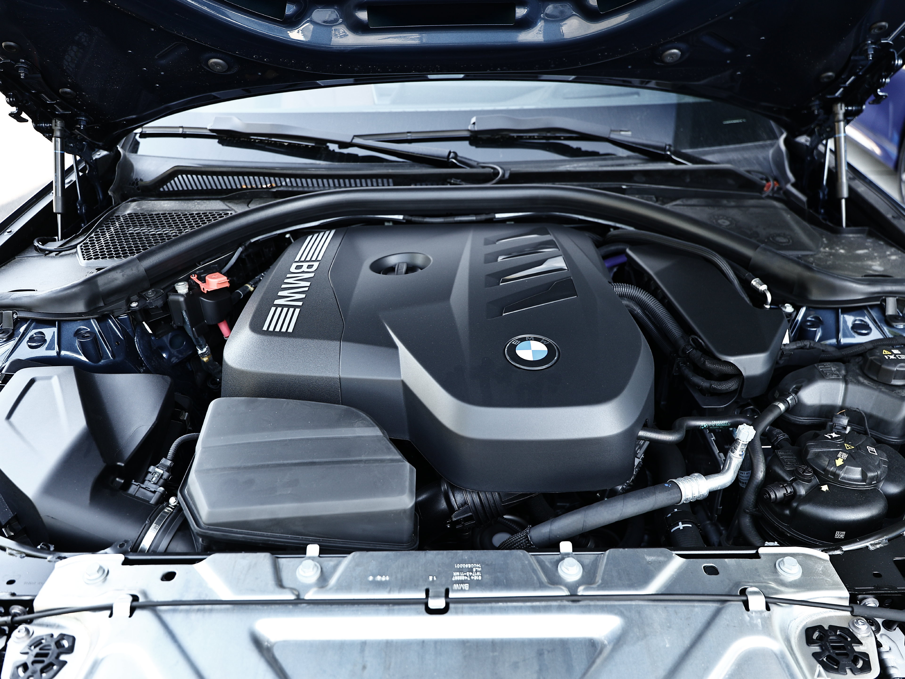 New 2026 BMW 330i xDrive Sedan w/ Premium Package AWD/4WD image 30