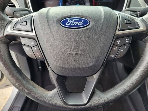 Used 2019 Ford Fusion SE image 18