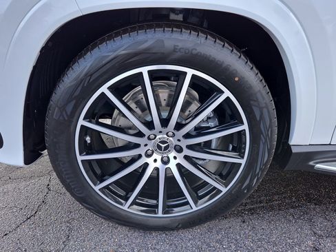Used 2026 Mercedes-Benz GLS 580 4MATIC image 9