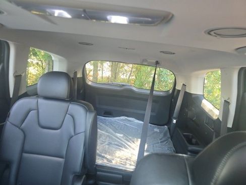 Certified 2025 Kia Telluride S image 9
