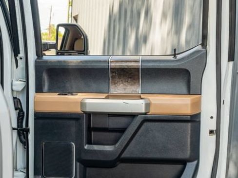 Used 2022 Ford F250 Lariat w/ Lariat Value Package AWD/4WD image 39