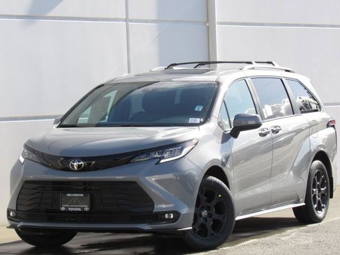New 2026 Toyota Sienna XLE Woodland Edition AWD/4WD image 1