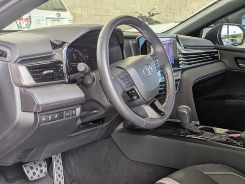 Used 2025 Toyota Camry SE FWD image 2