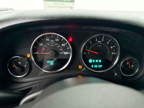 Used 2015 Jeep Wrangler Unlimited Sahara w/ Max Tow Package image 28